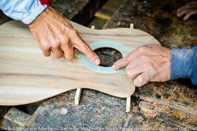 guitar making in san bartolome ecuador