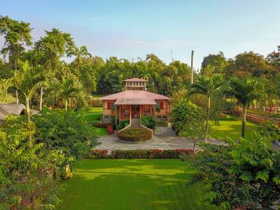 Main House at hacienda la danesa on motorcycle tour in ecuador