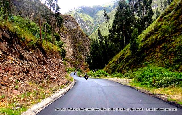 canyon carving motorcycle adventure ecuador road to ambato