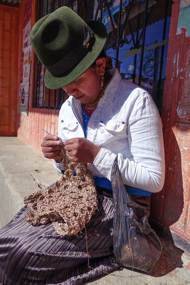 tigua knitter