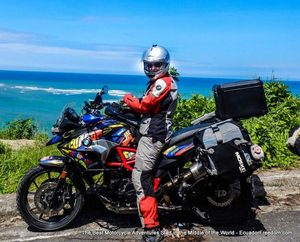 BMW F700GS on Ecuador Pacific Coast 001