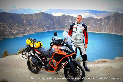 Florian_Neuhauser_at_Quilotoa_Lake